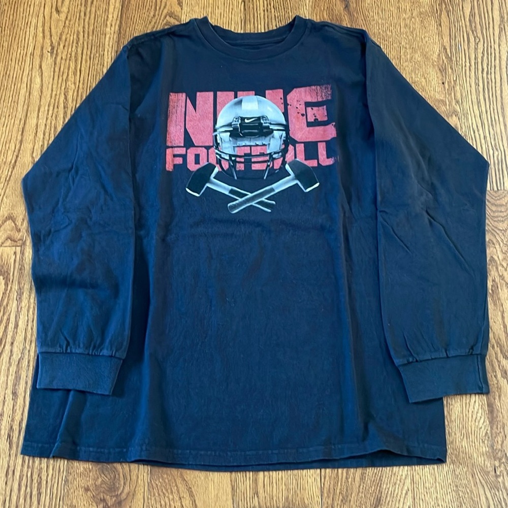 Nike football tee XL boys